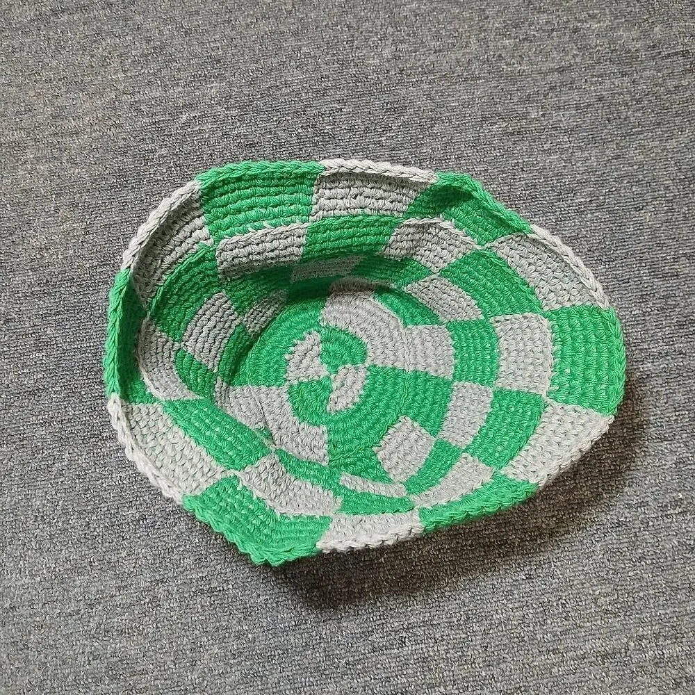 Womens hand made bucket hat emerald green crochet knit check plaid gray